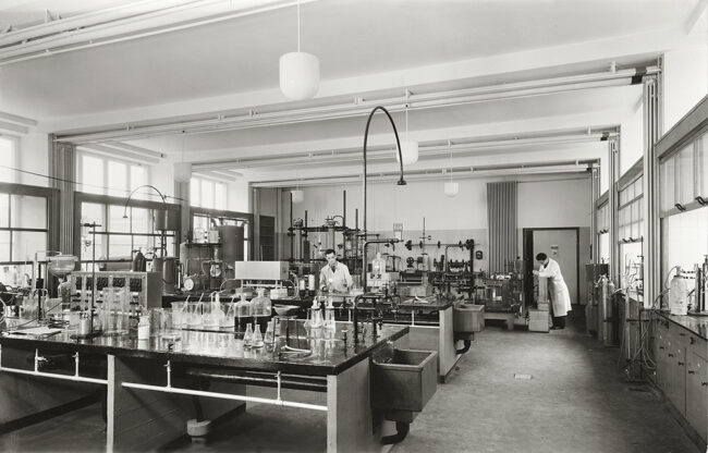 Zürich, ETH Zürich, Gebäude Technische und Anorganische Chemie (CNB), Labor 32B