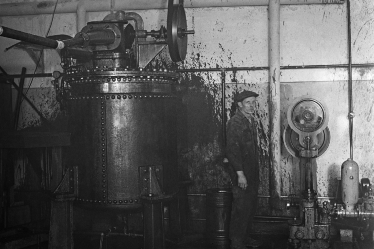 distilling of waste oil